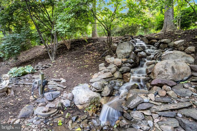 2509 NOLT RD, Lancaster, PA 17601