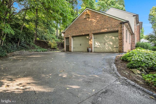 2509 NOLT RD, Lancaster, PA 17601