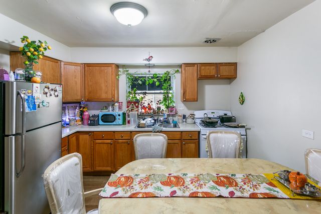 805 N 22nd Avenue, Melrose Park, IL 60160