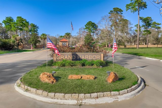 11697 & 11701 Grand View Drive, Montgomery, TX 77356