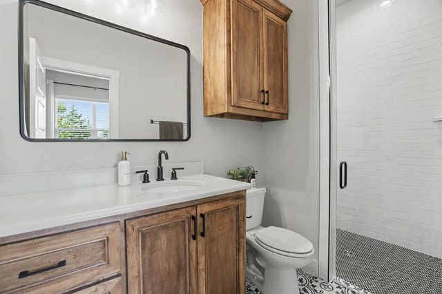 460 Old Farm Road, Edmond, OK 73034