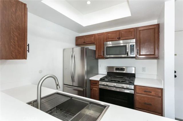 19350 Sherman Way 208, Reseda, CA 91335