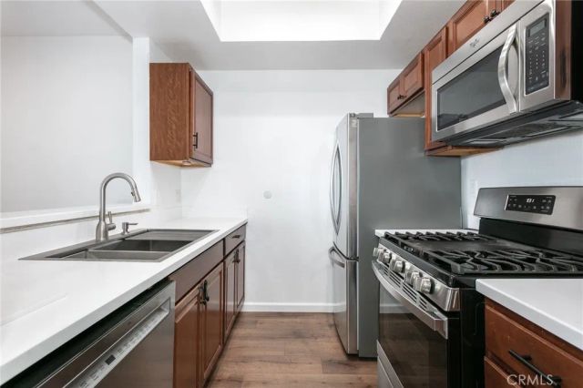 19350 Sherman Way 208, Reseda, CA 91335