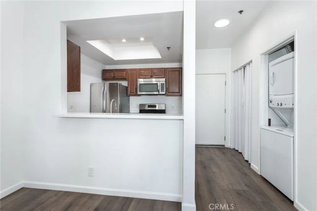 19350 Sherman Way 208, Reseda, CA 91335