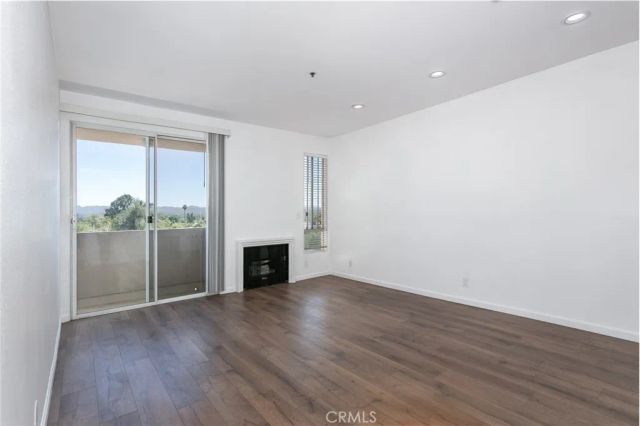 19350 Sherman Way 208, Reseda, CA 91335