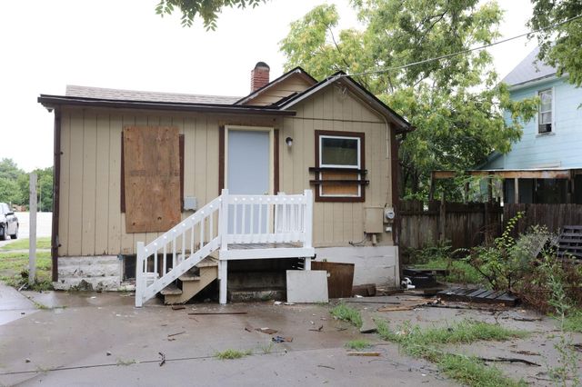 1138 S Hydraulic St, Wichita, KS 67211