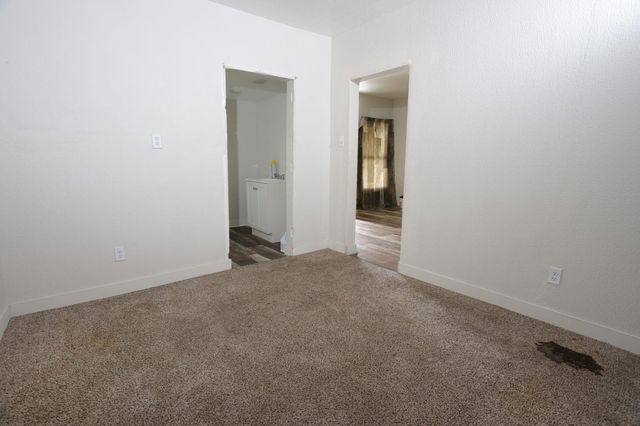 1138 S Hydraulic St, Wichita, KS 67211