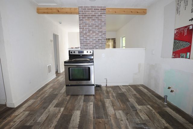 1138 S Hydraulic St, Wichita, KS 67211