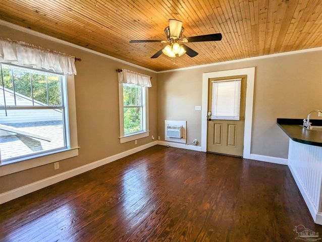1705 N 17th Ave, Pensacola, FL 32503