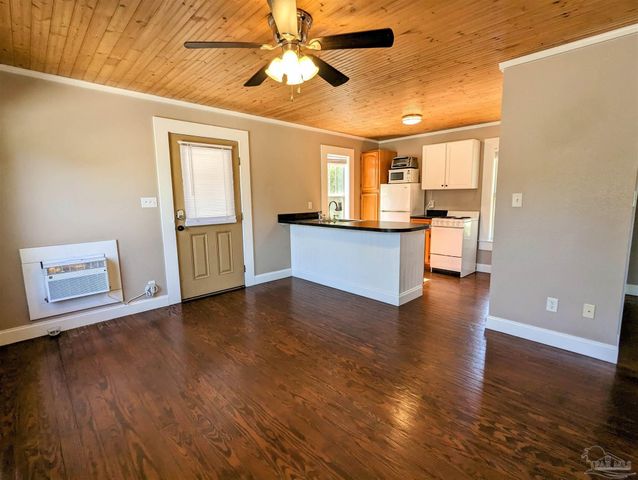 1705 N 17th Ave, Pensacola, FL 32503