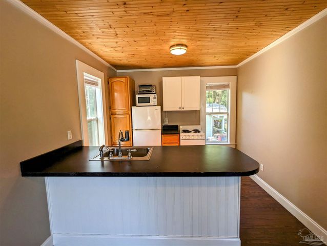 1705 N 17th Ave, Pensacola, FL 32503