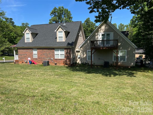 5111 Clearwater Road, Charlotte, NC 28217