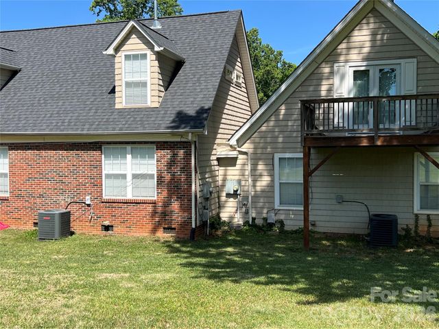 5111 Clearwater Road, Charlotte, NC 28217