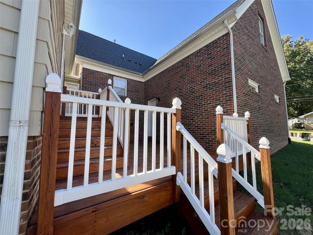 5111 Clearwater Road, Charlotte, NC 28217