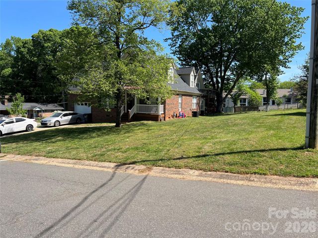 5111 Clearwater Road, Charlotte, NC 28217