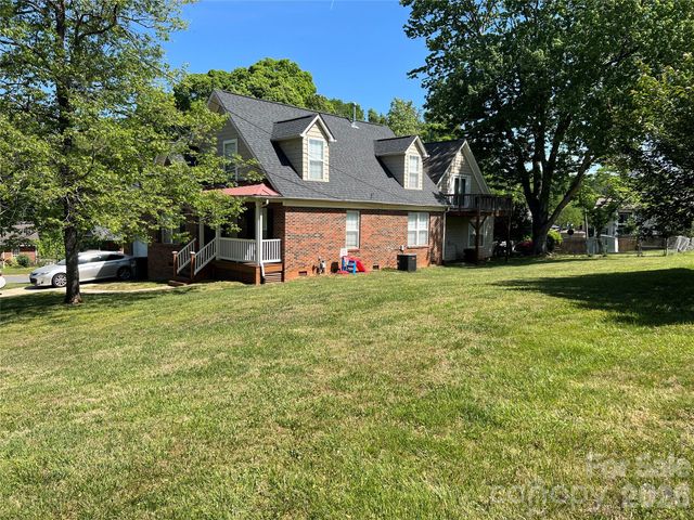 5111 Clearwater Road, Charlotte, NC 28217