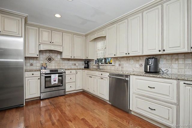 636 Sierra Vista Lane, Valley Cottage, NY 10989