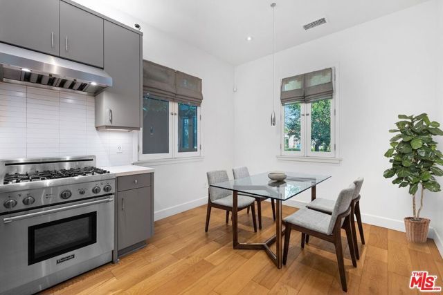 429 N Lucerne Boulevard, Los Angeles, CA 90004