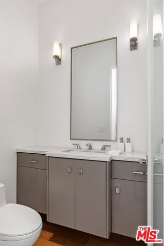 429 N Lucerne Boulevard, Los Angeles, CA 90004