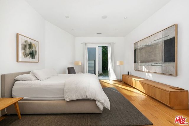 429 N Lucerne Boulevard, Los Angeles, CA 90004