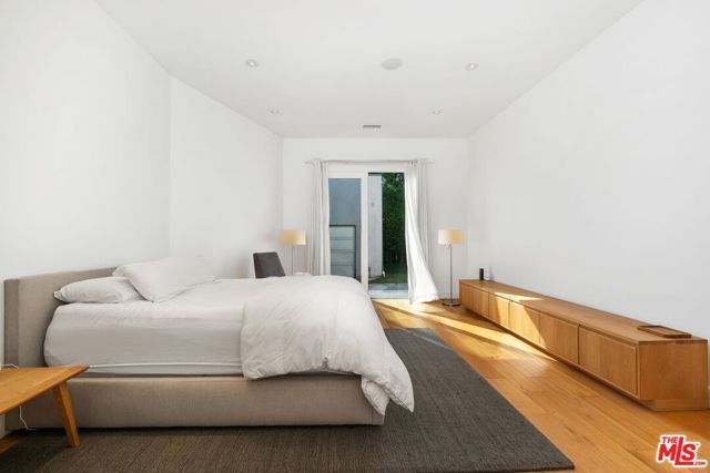 429 N Lucerne Boulevard, Los Angeles, CA 90004