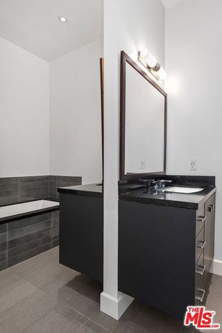 429 N Lucerne Boulevard, Los Angeles, CA 90004