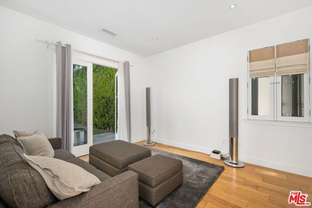 429 N Lucerne Boulevard, Los Angeles, CA 90004