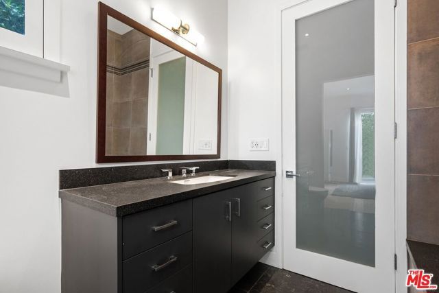 429 N Lucerne Boulevard, Los Angeles, CA 90004