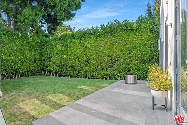 429 N Lucerne Boulevard, Los Angeles, CA 90004