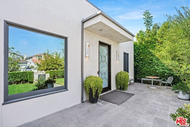 429 N Lucerne Boulevard, Los Angeles, CA 90004