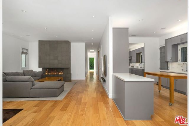 429 N Lucerne Boulevard, Los Angeles, CA 90004