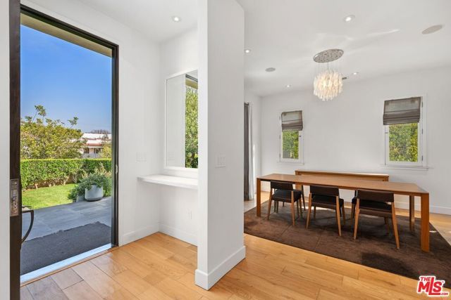 429 N Lucerne Boulevard, Los Angeles, CA 90004