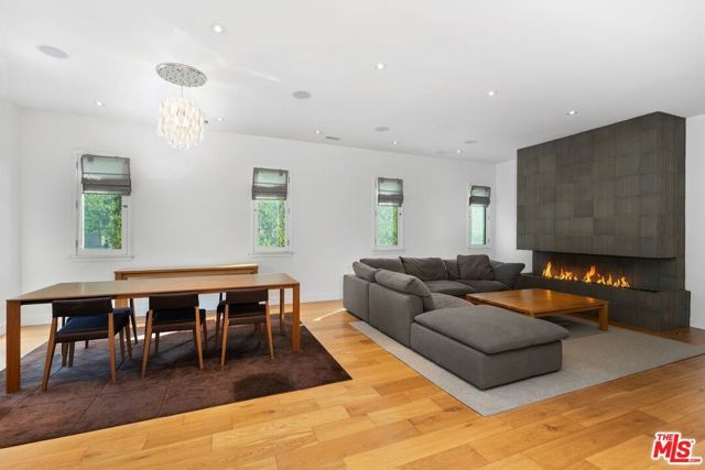 429 N Lucerne Boulevard, Los Angeles, CA 90004