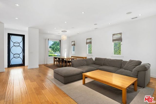 429 N Lucerne Boulevard, Los Angeles, CA 90004