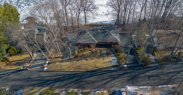 347 High Crest Dr, West Milford Twp., NJ 07480