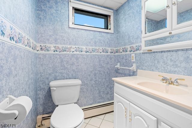 347 High Crest Dr, West Milford Twp., NJ 07480