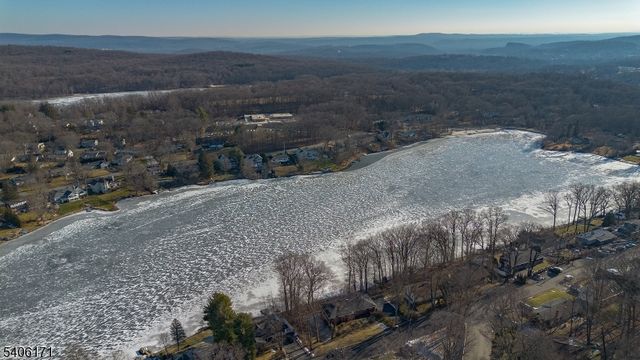 347 High Crest Dr, West Milford Twp., NJ 07480