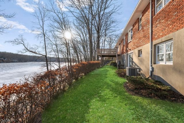 347 High Crest Dr, West Milford Twp., NJ 07480