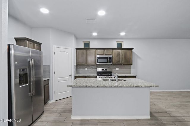 12257 Desert Vista Avenue, El Paso, TX 79938