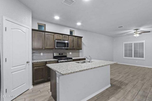 12257 Desert Vista Avenue, El Paso, TX 79938