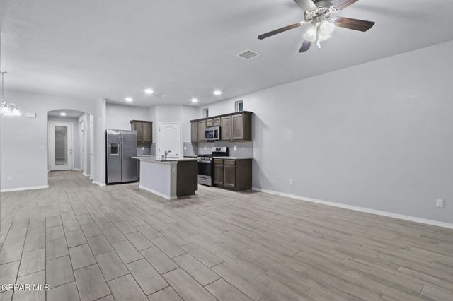 12257 Desert Vista Avenue, El Paso, TX 79938