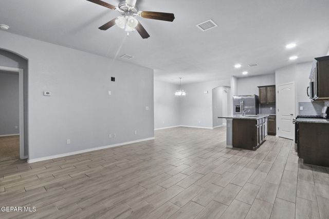 12257 Desert Vista Avenue, El Paso, TX 79938