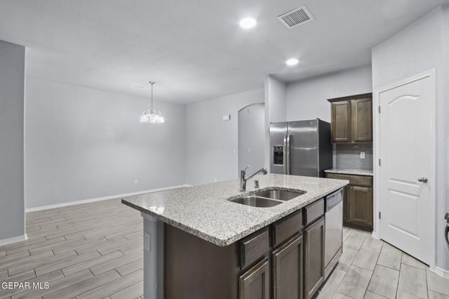 12257 Desert Vista Avenue, El Paso, TX 79938