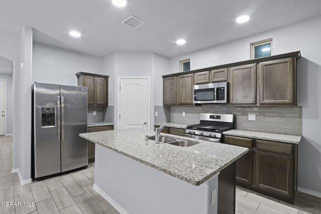 12257 Desert Vista Avenue, El Paso, TX 79938