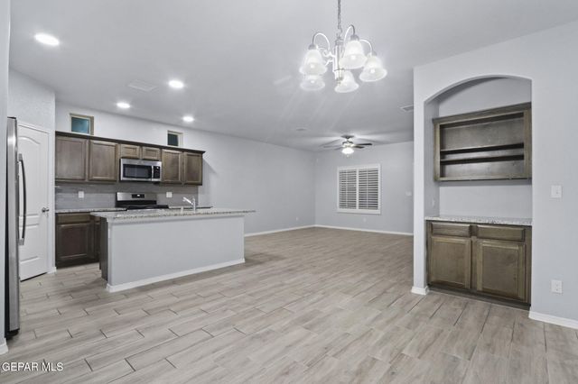 12257 Desert Vista Avenue, El Paso, TX 79938