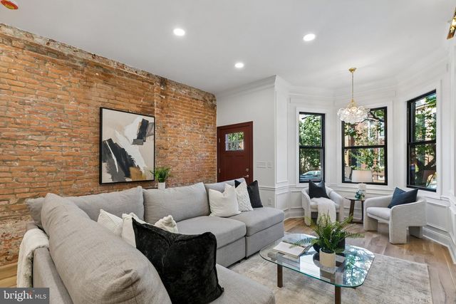 1706 CHRISTIAN, Philadelphia, PA 19146