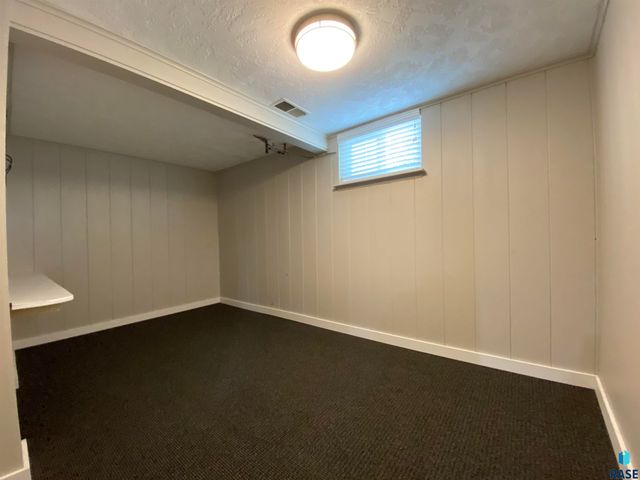 501 S Euclid Ave Avenue, Sioux Falls, SD 57104