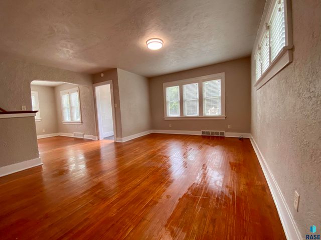 501 S Euclid Ave Avenue, Sioux Falls, SD 57104