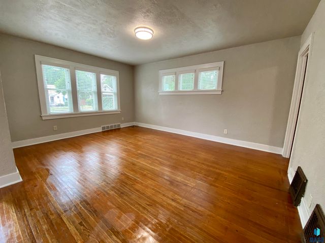 501 S Euclid Ave Avenue, Sioux Falls, SD 57104