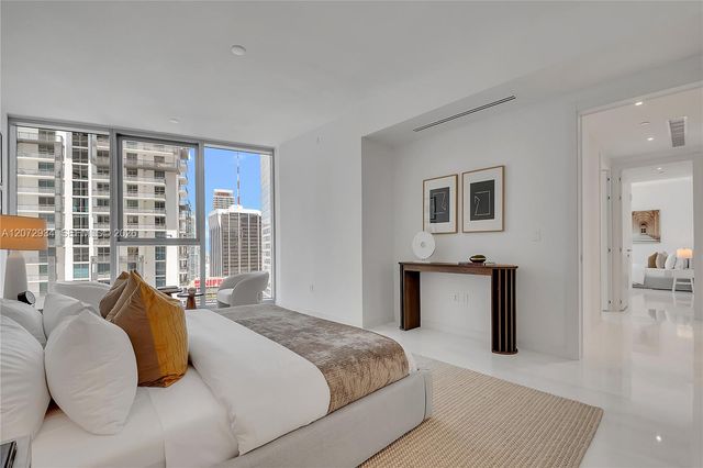300 Biscayne Boulevard Way 2902E, Miami, FL 33131